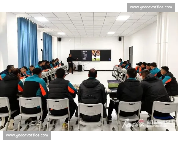 构建高质量足球校园培训体系促进青少年全面发展打造专业化发展新模式