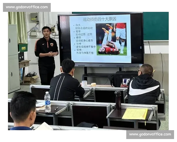 青少年足球培训创新模式探索与发展路径分析